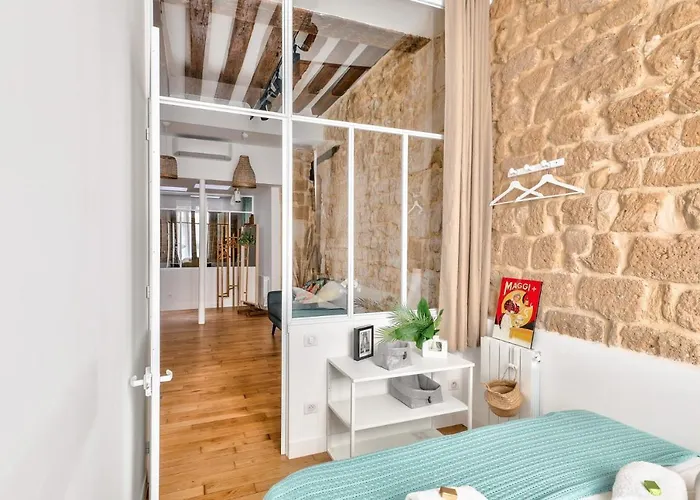 New Stunning 4 Bdrs Apt, With Ac - Le Marais Appartement Parijs