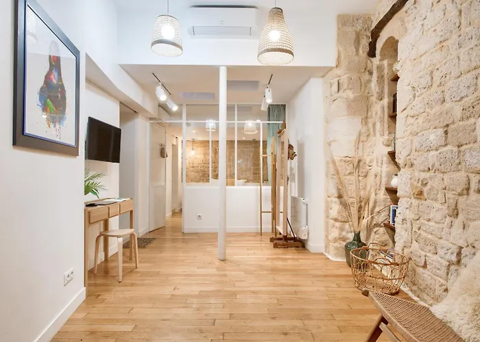 New Stunning 4 Bdrs Apt, With Ac - Le Marais Daire Paris