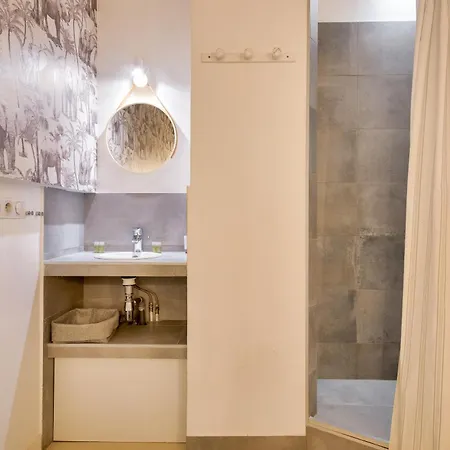 New Stunning 4 Bdrs Apt, With Ac - Le Marais * Paris